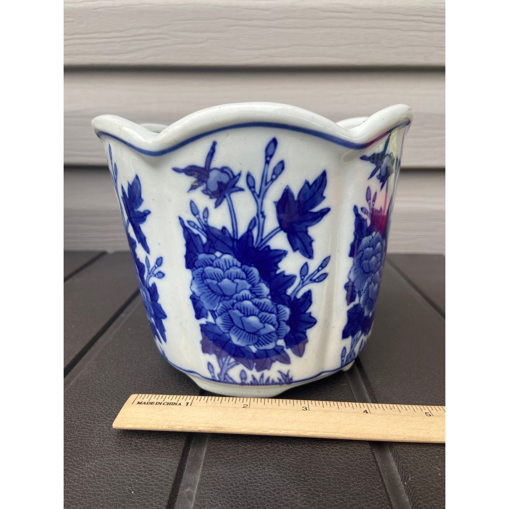 Blue and White Floral Ceramic Planter Scalloped Chinoiserie Cachepot 6 Inch
